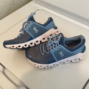 On-cloud cloud swift tennis shoes